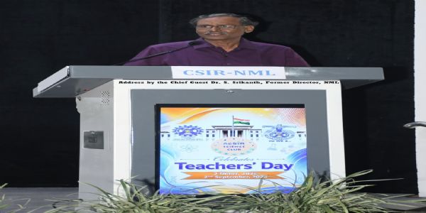 शिक्षक दिवस पर पूर्व निदेशक ने शोधार्थियों को दिया नवाचार का संदेश