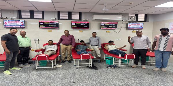 नगर निकाय आम चुनाव-2026 रक्तदान से दिया मतदान का संदेश