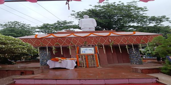 छपरा में मनाई गई पूर्व मुख्यमंत्री स्व. दरोगा प्रसाद राय की जयंती