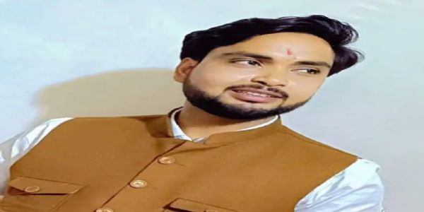 इनवर्टर में पानी डालते समय करंट लगने से युवक की मौत