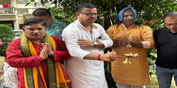 दुर्गा पूजा के पंडाल का विधि-विधान से हुआ भूमि-पूजन और खूंटी पूजन