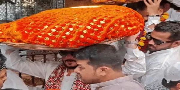 अजमेर दरगाह पहुंचे वारिस पठान, चादर चढ़ाकर मांगी अमन-चैन की दुआ