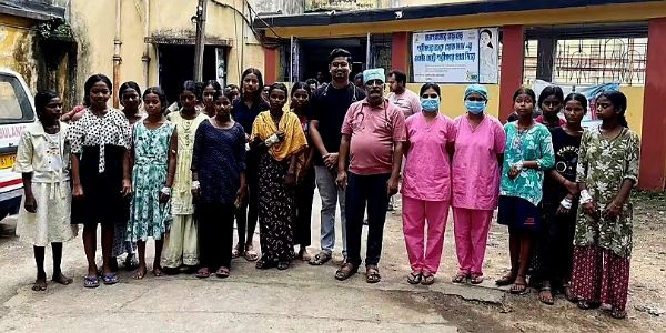 फुटबॉल खेलने के बाद 21 छात्राएं बीमार, 13 स्वस्थ होकर घर लौटीं