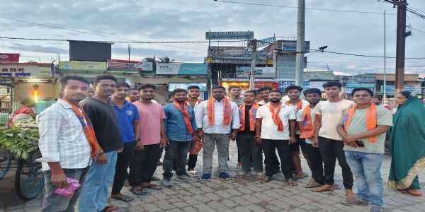 डीयू छात्रसंघ चुनाव में अभाविप की जीत पर सुपौल में जश्न