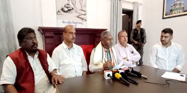 जेएसएससी-सीजीएल परीक्षा मामले में अधिकारियों की भूमिका की जांच हो: बाबूलाल