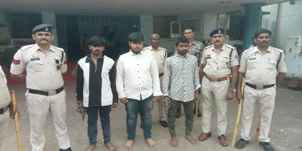 हेरोइन की बिक्री व तस्करी करते धमतरी व कुरूद के तीन युवक गिरफ्तार