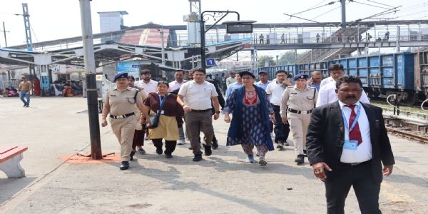 मंडल रेल प्रबंधक ने मुरादाबाद-बरेली रेलखंड का किया विंडो ट्रेलिंग निरीक्षण