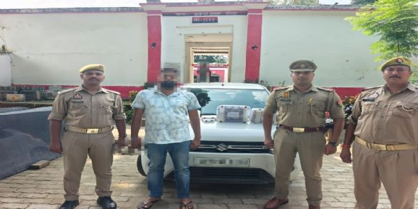 जौनपुर में वकील और उसके साथी ने 41 लाख रुपये की लूट की, पुलिस ने दो आरोपितों को गिरफ्तार कर बरामद किये 22 लाख रुपये