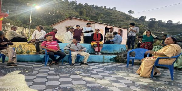 धनाऊ तल्ला में 20 साल से सड़क का इंतजार, ग्रामीणों ने उठाई समस्याएं