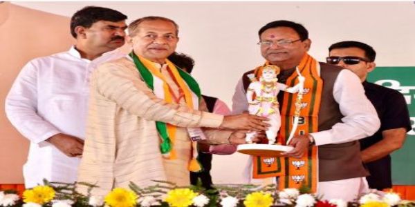 सपा सरकार में युवाओं के हाथों में थमाए जाते थे तमंचे : पंकज चौधरी