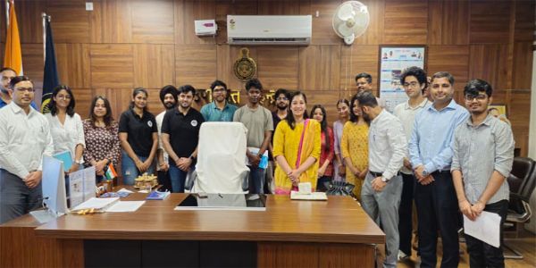 नारनौल में आईआईएम रोहतक के विद्यार्थी प्रशासनिक गतिविधियों से हुए रूबरू