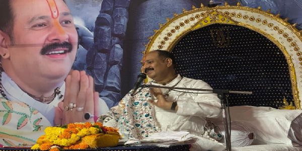 सच्चे भक्त को सांसारिक सुख या मोक्ष की चाह नहीं, प्रभु से सहज स्नेह ही पर्याप्त: पंडित प्रदीप मिश्रा