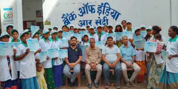 उद्यमिता विकास प्रशिक्षण में 35 प्रशिक्षार्थियों को मिला प्रमाणपत्र