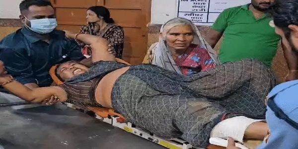 मंदसौर में मंदिर से प्रसादी लेकर निकल रहे श्रद्धालुओं को कार ने मारी टक्कर, बच्ची समेत 7 घायल