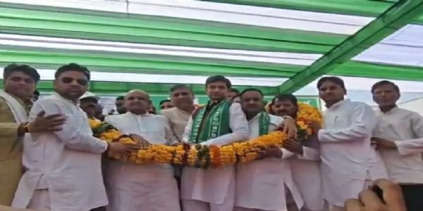 मुरसान से राष्ट्रीय लोकदल की स्वाभिमान पदयात्रा का शुभारंभ, जुटे बड़ी संख्या में कार्यकर्ता