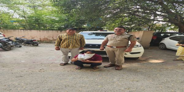 डॉलर सस्ते में दिलाने का झांसा देकर लाखों ठगने का आरोपित गिरफ्तार