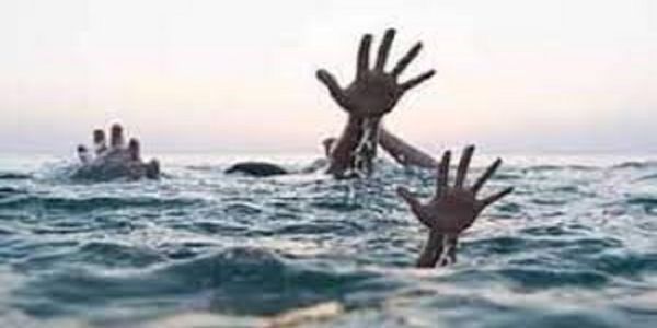 बाराबंकी : पानी से भरे गहरे गड्ढे में डूबने से तीन बालकाें की मौत