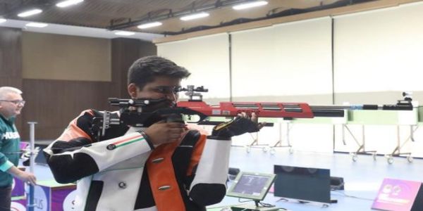एशियाई खेल: भारत ने पुरुष 10 मीटर एयर राइफल टीम स्पर्धा में जीता रजत