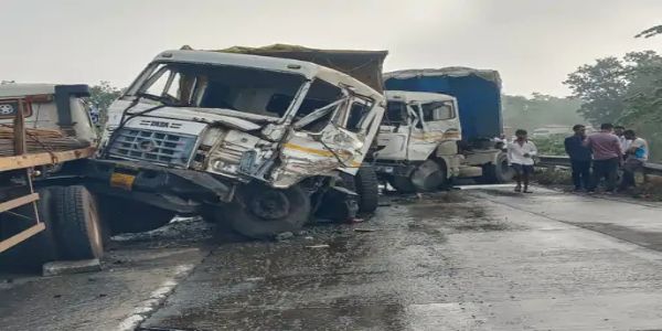 कोरबा के जटगा में एनएच-130 पर तीन वाहन भिड़े, चार घंटे तक लगा जाम