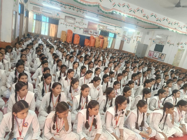 ज्वाला देवी सरस्वती विद्यामंदिर इंटरकालेज परिसर का छाया चित्र ज्वाला देवी सरस्वती विद्यामंदिर इंटरकालेज परिसर का छाया चित्र