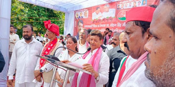 ओम प्रकाश राजभर काे एक अच्छे डाॅक्टर की जरूरत: शिवपाल सिंह यादव