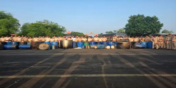 भोपाल के तरावली गांव में अवैध शराब के अड्डे पर छापा, टीम को देख संचालक फरार, 12 भट्टियां नष्ट