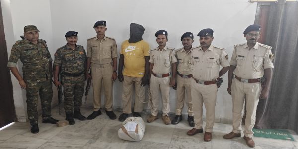 बख्तियापुर पुलिस ने आठ किलो गांजा के साथ एक तस्कर को गिरफ्तार कर भेजा जेल