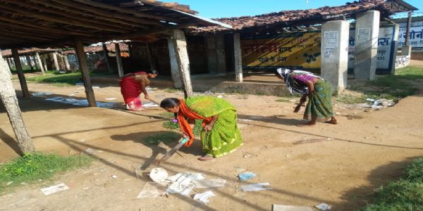 सामूहिक श्रमदान से गांवों में स्वच्छता का संदेश