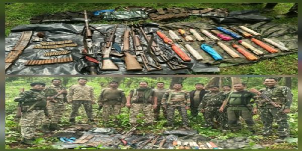 छत्तीसगढ़ के बीजापुर में नक्सली डंप से बड़ी मात्रा में हथियार, गोला-बारूद सहित अन्य सामग्री बरामद