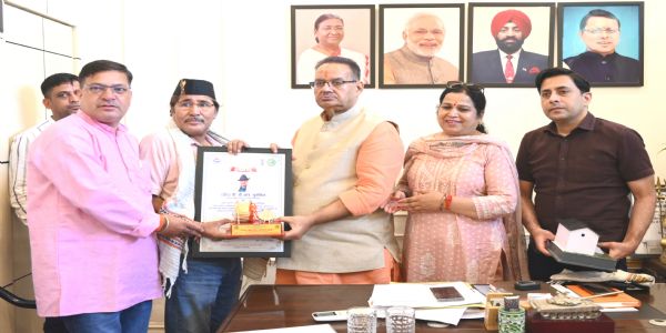 डॉ. पुरोहित को मिला राज्य वाद्ययंत्र सम्मान