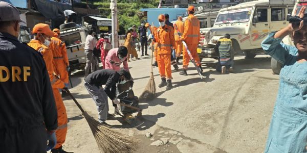 बस स्टैंड और अस्पताल परिसर में चला स्वच्छता अभियान