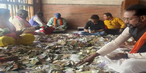 मां दंतेश्वरी मंदिर की 11 दान-पेटियाें से 21.62 लाख नगद सहित सोने-चांदी के आभूषण व मन्नत के पत्र मिल
