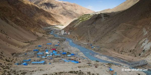 नेपाल के हिलसा में लगा मानसरोवर यात्रियों का कैंप