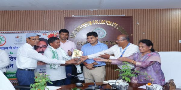 स्वस्थ जीवनशैली के लिए आयुर्वेद को दैनिक जीवन का हिस्सा बनाएं : उपायुक्त