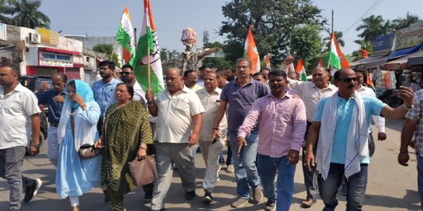 बेहड़ से अभद्रता पर हरिद्वार में कांग्रेस का प्रदर्शन, भाजपा सरकार का पुतला फूंका