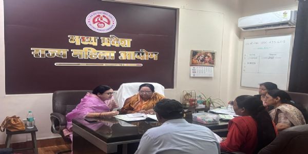 महिला आयोग की संयुक्त बैंच में 38 प्रकरणों की सुनवाई, प्रताड़ना और दहेज मामलों पर सख्त कार्रवाई के निर्देश