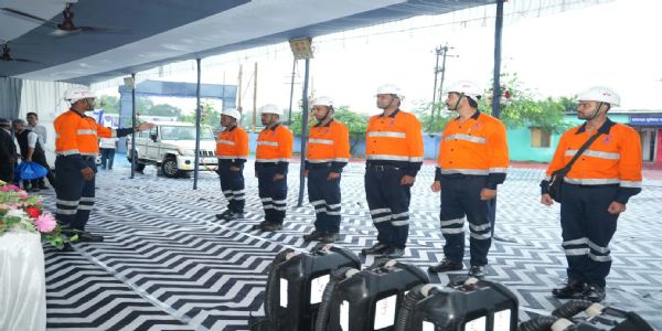 खराब मौसम में खान बचाव रेस्क्यू टीमों ने दिखाई तकनीकी दक्षता का प्रदर्शन