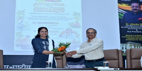 स्वास्थ्य संरक्षण और रोगों की रोकथाम का भी माध्यम है आयुर्वेद : डॉ. चित्रा सिंह