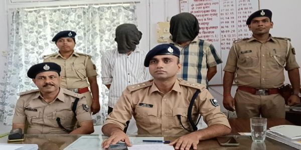 स्मैक तस्करी का भंडाफोड़, दो तस्कर गिरफ्तार, भारी मात्रा में नशीले पदार्थ और कैश बरामद
