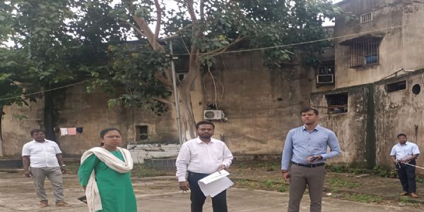 चाईबासा में जर्जर दुकानों की जगह बनेगा तीन मंजिला मार्केट कॉम्प्लेक्स