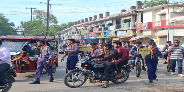 सेवा ज्योति कार्यक्रम के तहत छपरा में निकाली गई साइकिल रैली
