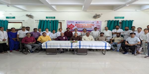 सेवा संकल्प अभियानः मड़वा विद्युत संयंत्र के अस्पताल में 23 लोगों ने किया रक्तदान