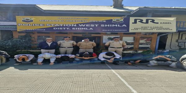 हिमाचल विश्वविद्यालय में छात्र संगठनों के कार्यकर्ताओं पर पुलिस की कार्रवाई, नौ गिरफ्तार