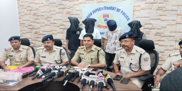 साकची-सीतारामडेरा में अवैध लॉटरी और जुआ का खुलासा, चार गिरफ्तार