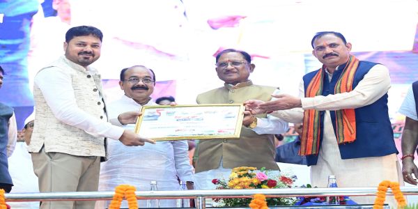 रक्तदान मानवता की सबसे बड़ी सेवाओं में से एक : मुख्यमंत्री साय