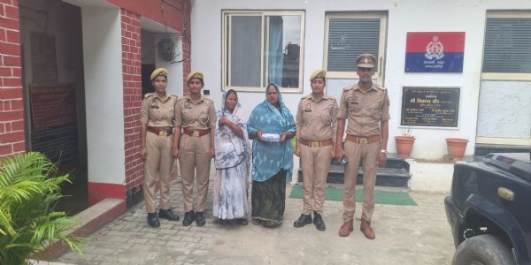देवरिया : ई-रिक्शा सवार महिला से चेन झपटकर भाग रही दो महिलाएं गिरफ्तार
