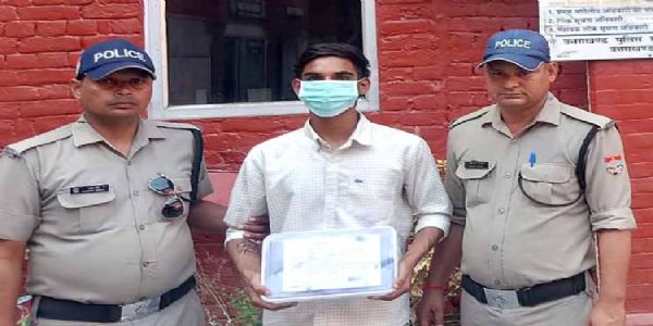 फायरिंग का फरार आरोपित,तमंचे के साथ गिरफ्तार