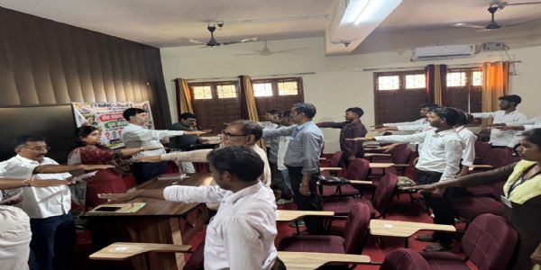 सेवा संकल्प अभियान के तहत पौधरोपण, छात्रों को दिलाई स्वच्छता की शपथ