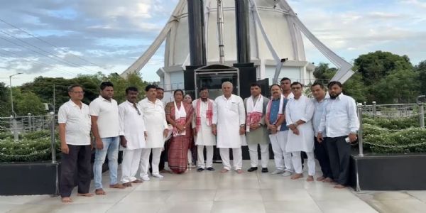 छत्तीसगढ़ के पूर्व मुख्यमंत्री भूपेश बघेल ने जालुकबारी स्थित भूपेन हजारिका की समाधि पर अर्पित की श्रद्धांजलि