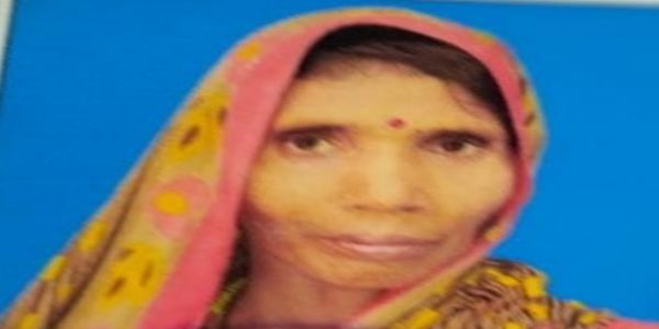 पैर फिसलकर गिरने से महिला की मौत